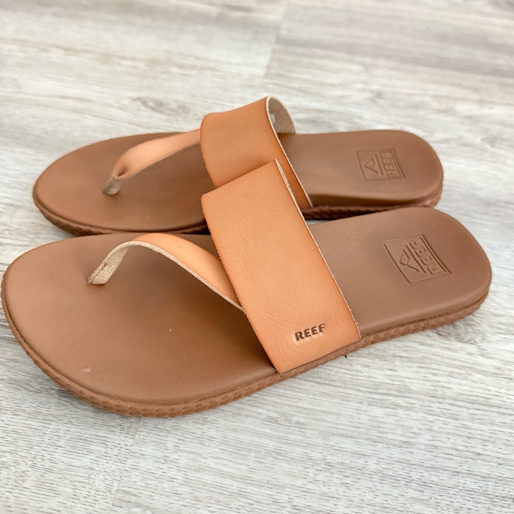 Great condition Reef Cushion Bounce Sol tan sandals flip flops